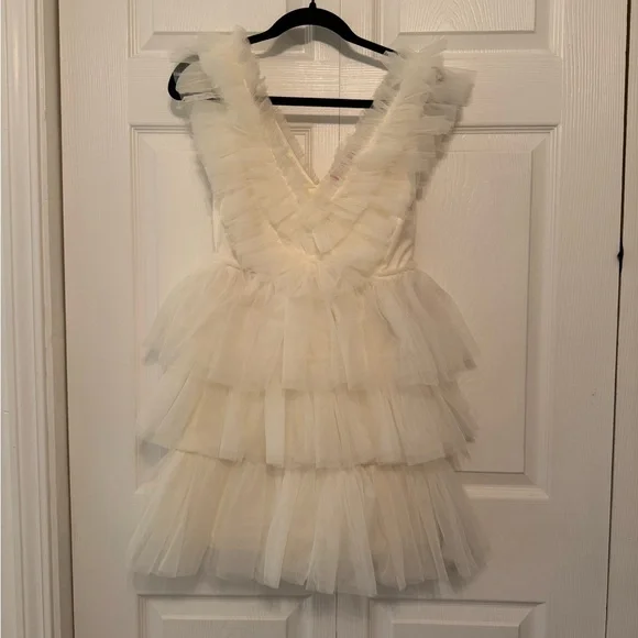 betseys tiered tulle dress cream Rayann_Rich on LTK